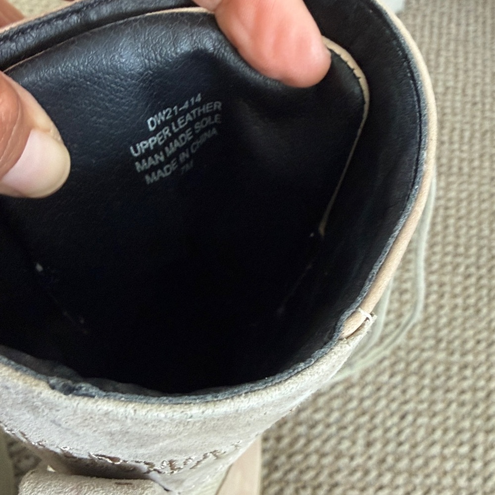 Darker Wavs Double Stack Platform Boots Size 7M - image 5